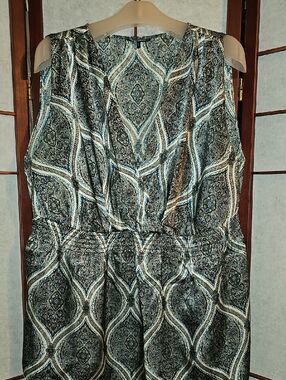 Daisy Fuentes Teal, Black and Cream Paisley Print Top
